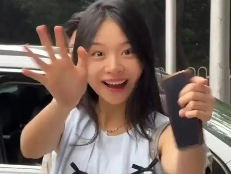 北京电影学院开学季_北京电影学院新生颜值高_北京电影学院学生