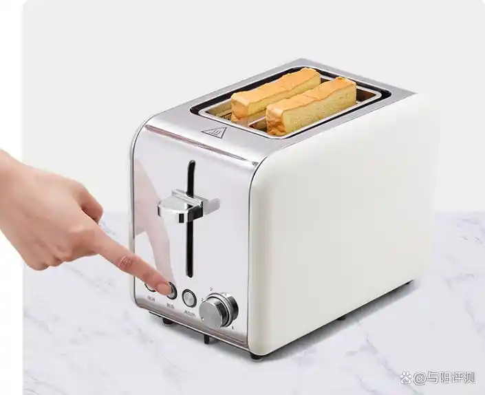 三明治早餐机品牌推荐 九阳利仁美的性价比高的型号_三明治机早餐机_九阳三明治早餐机SK06K-GS130 利仁C-2 美的R03型号对比