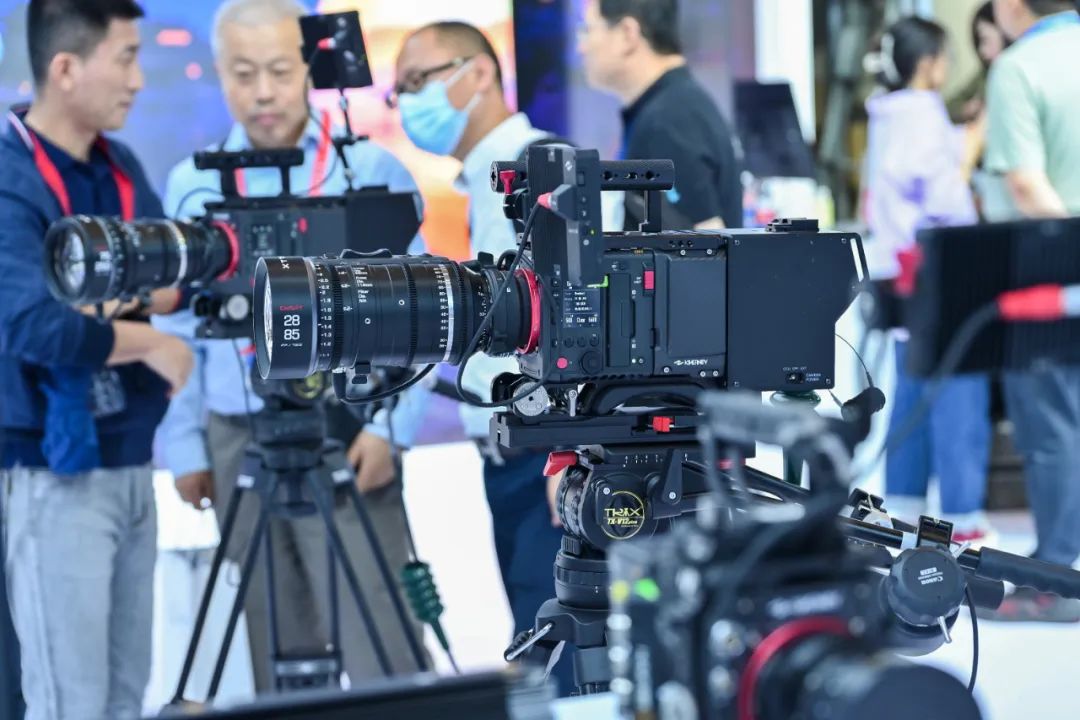 讯道摄影机_卓曜科技KINEFINITYMC8020 8K讯道摄像机_2023世界超高清视频产业发展大会