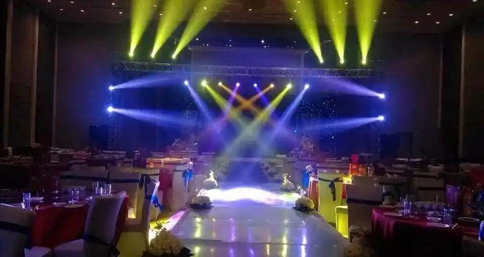 台口外灯具配置_舞台灯光配置_舞台灯控台排列