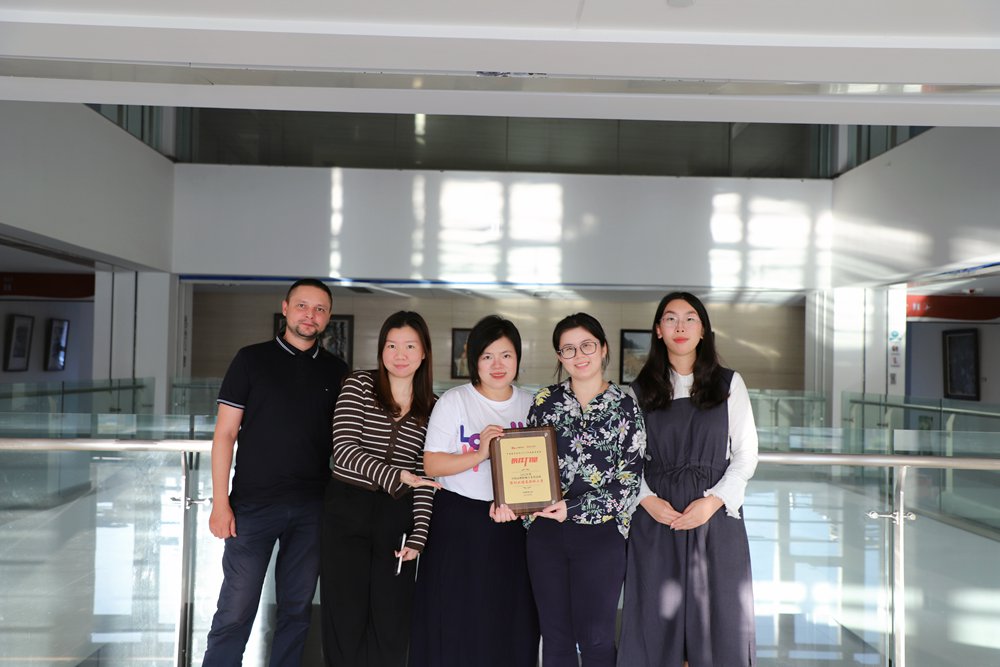 深圳北理莫斯科大学2022年度全国品牌影响力高校_中国教育在线榜样力量2022教育盛典_深圳北理莫斯科大学