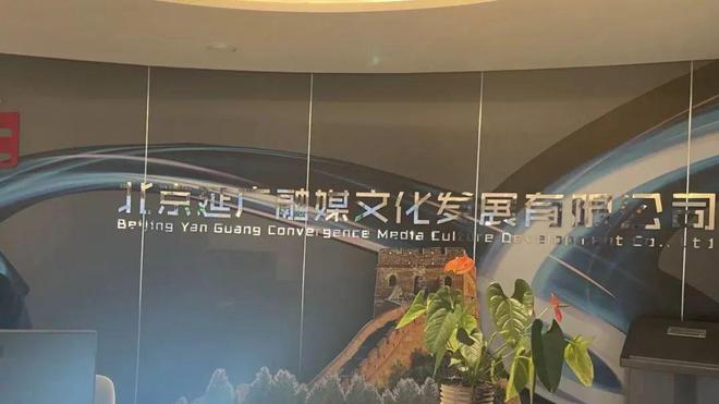 讯道摄影机_单机ENG模式便携性_专业摄像机XF605