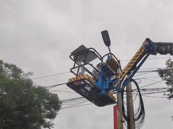 太阳能路灯安装乡村_夜间出行路灯_大路灯如何安装