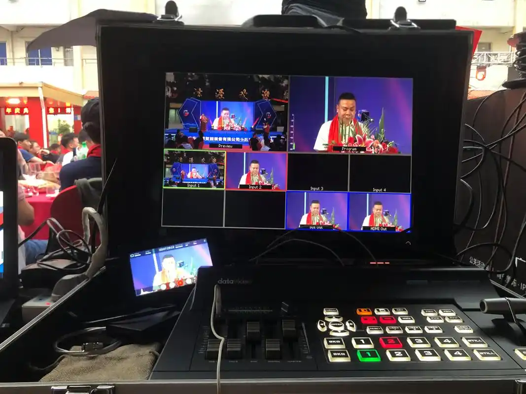 福州照片直播 录像云直播 摇臂导播台 切换器 轨道机 讯道机_讯道直播机