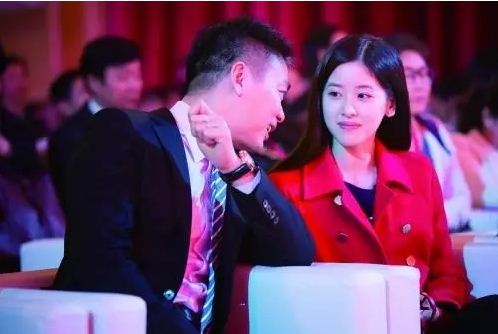 名人创业失败案例分析_雷军陈欧甄荣辉吴欣鸿美图公司CEO王兴刘强东陈一舟周鸿祎张小龙马云创业失败案例分享_互联网大佬创业失败经验教训