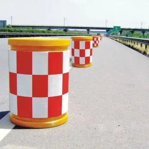 防撞桶作用_隧道内防撞桶作用_高速隧道防撞桶事故