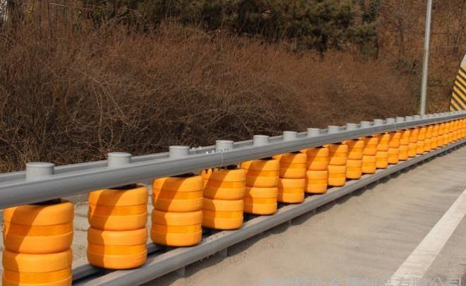 新型耐磨防撞桶_防撞桶作用_旋转防撞桶缓冲设计