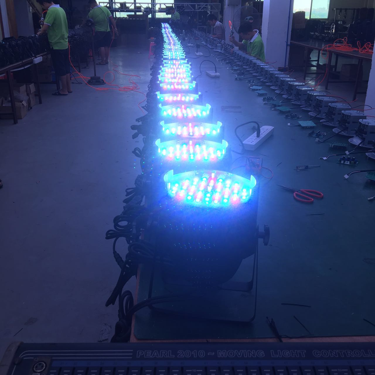 舞台灯组合_舞台灯光组件_舞台灯光类型