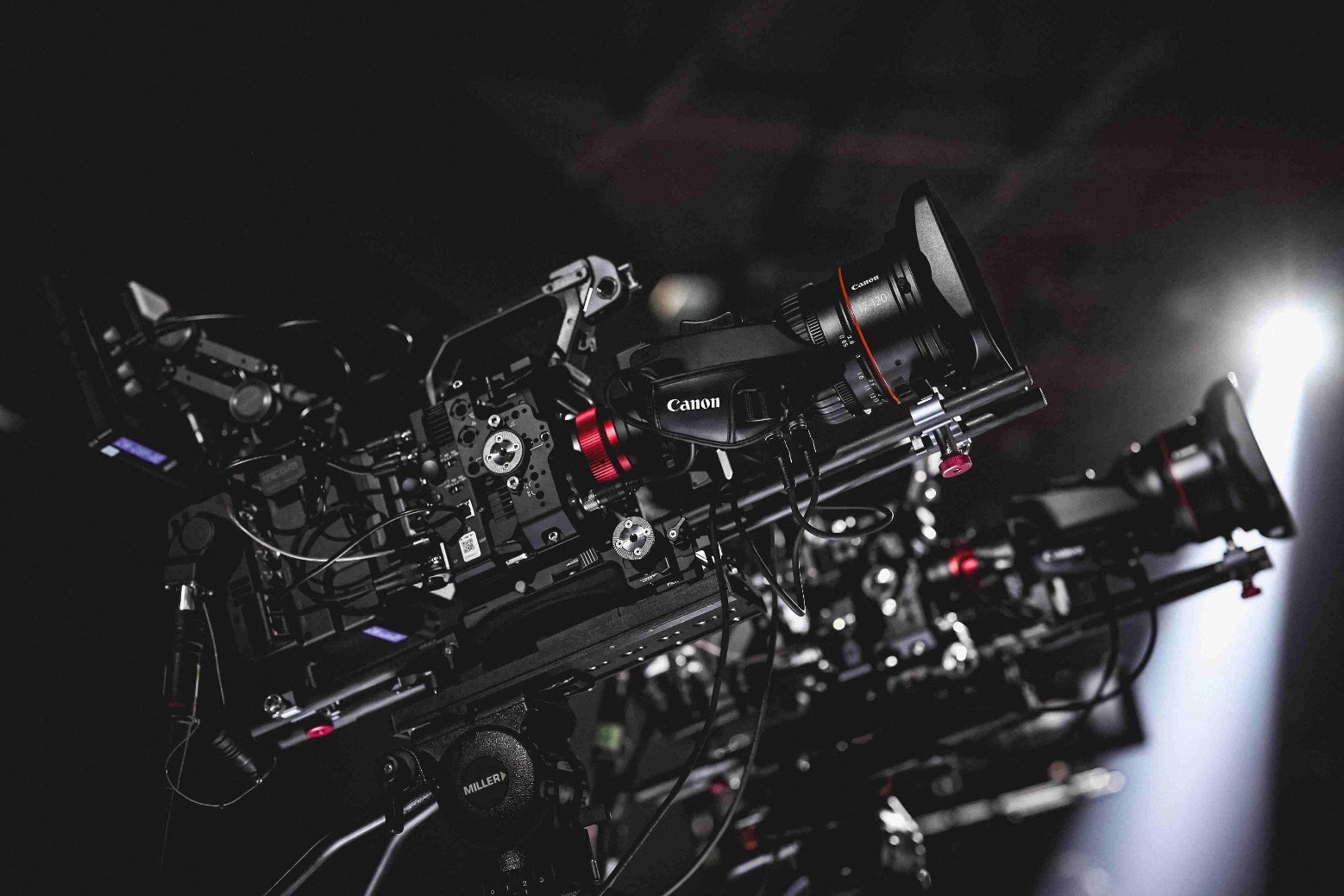 佳能EOS C400电影机讯道化直播 中国国际时装周 佳直播PRO技术支持_讯道电影机