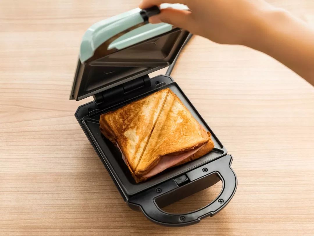 懒人早餐三明治机_Toffy三明治机_三明治机美味早餐