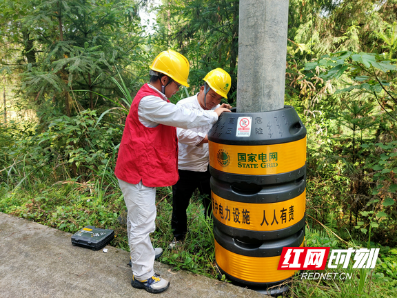 防撞桶安装_防撞桶安装 配电线路安全 醒目防撞桶