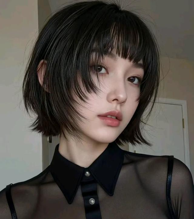 短发层次剪_短发怎样使用卷发棒_短发挑染技巧