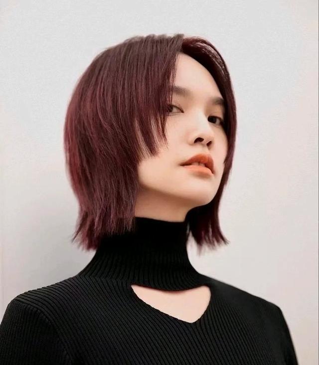 短发怎样使用卷发棒_短发挑染技巧_短发层次剪