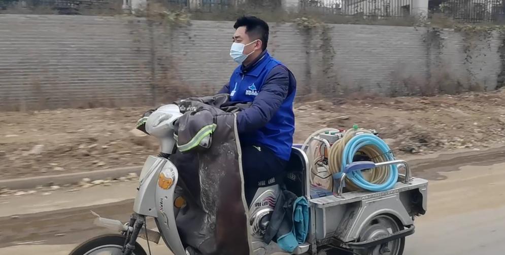 26岁创业失败三次赔30万_初中辍学打工经历_创业公司失败