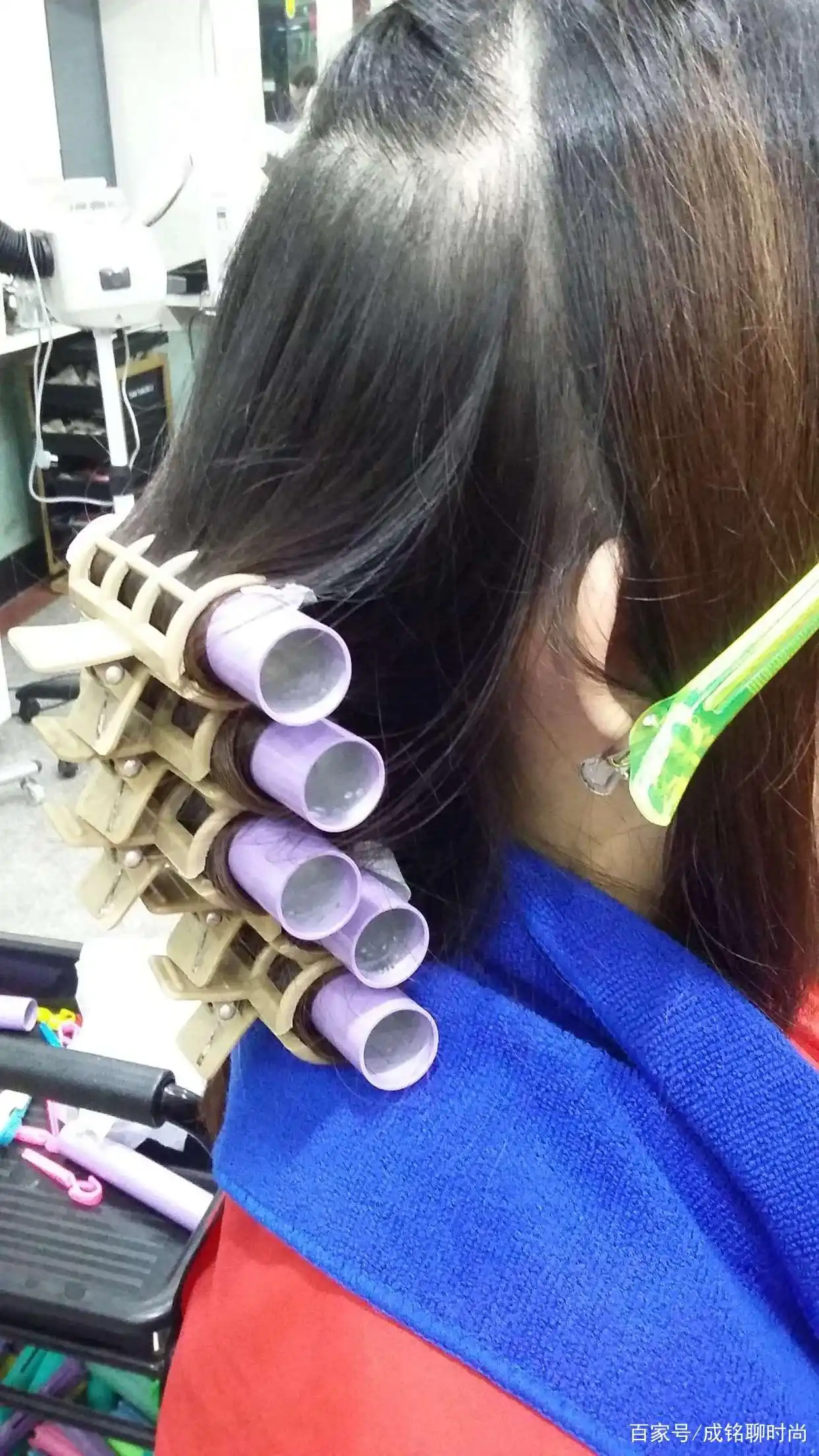烫发和染发哪个对发质伤害更大_烫发与卷发棒哪个更伤头发_烫发和染发的损伤程度对比