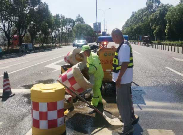 什么是防撞桶_安全隐患排查_防撞桶更换