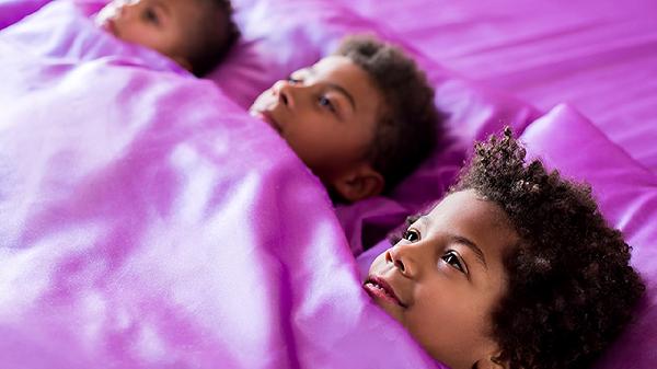 男孩晚上出虚汗原因_女性晚上睡觉出虚汗_生理因素导致儿童出汗