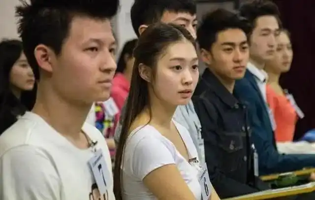 新生报到体验_北京电影学院学生_北京电影学院开学季