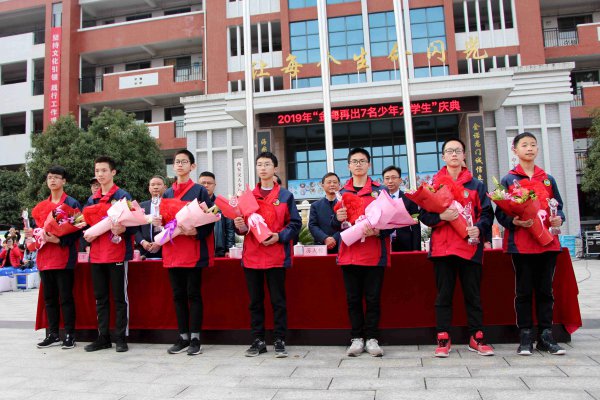 西安交通大学学生宿舍_西安交通大学学生_西安交通大学学生标兵