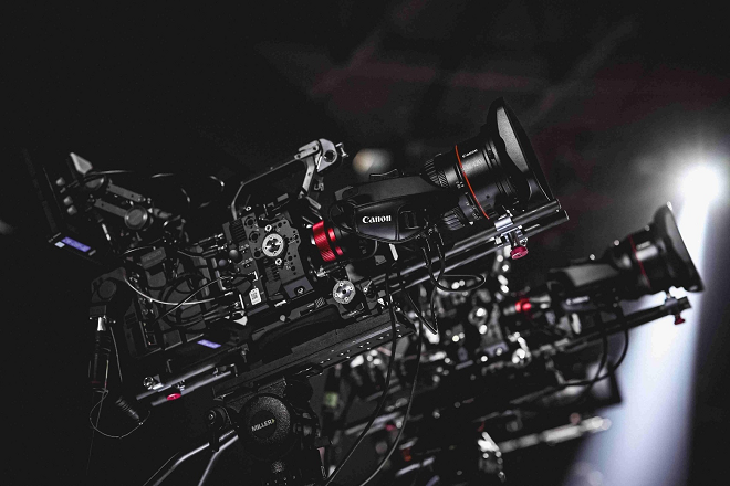 讯道电影机_佳能EOS C400电影机讯道化直播 中国国际时装周 佳直播PRO