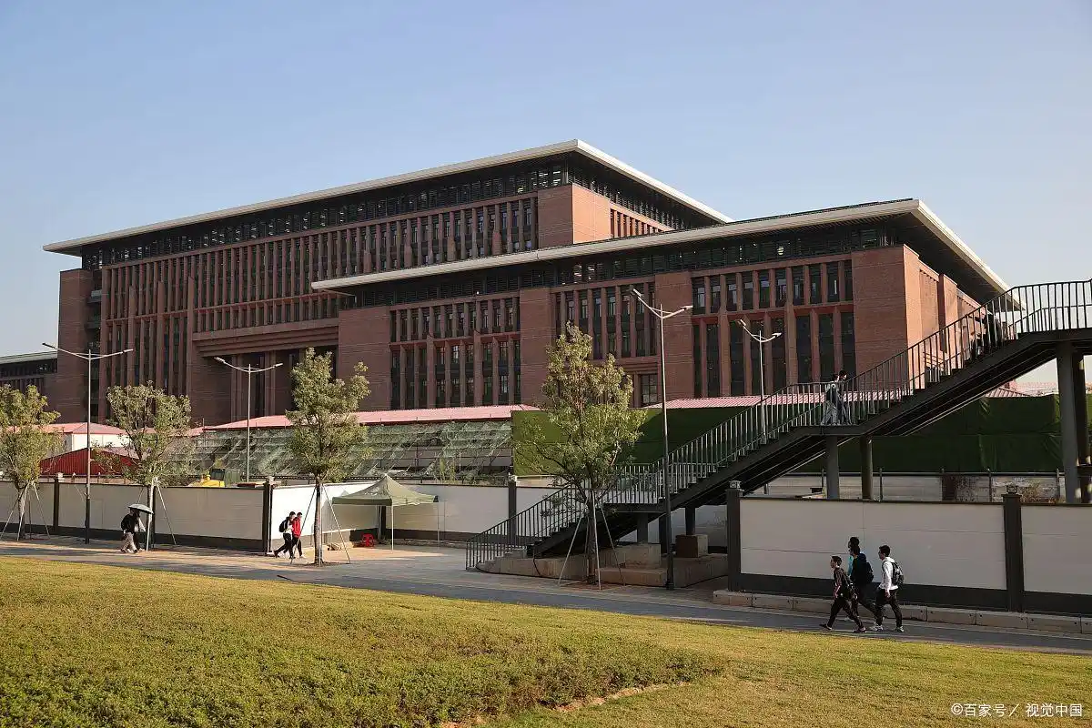 深圳北理莫斯科大学_深北莫毕业生升学去向分析_深圳北理莫斯科大学2024届毕业生就业率