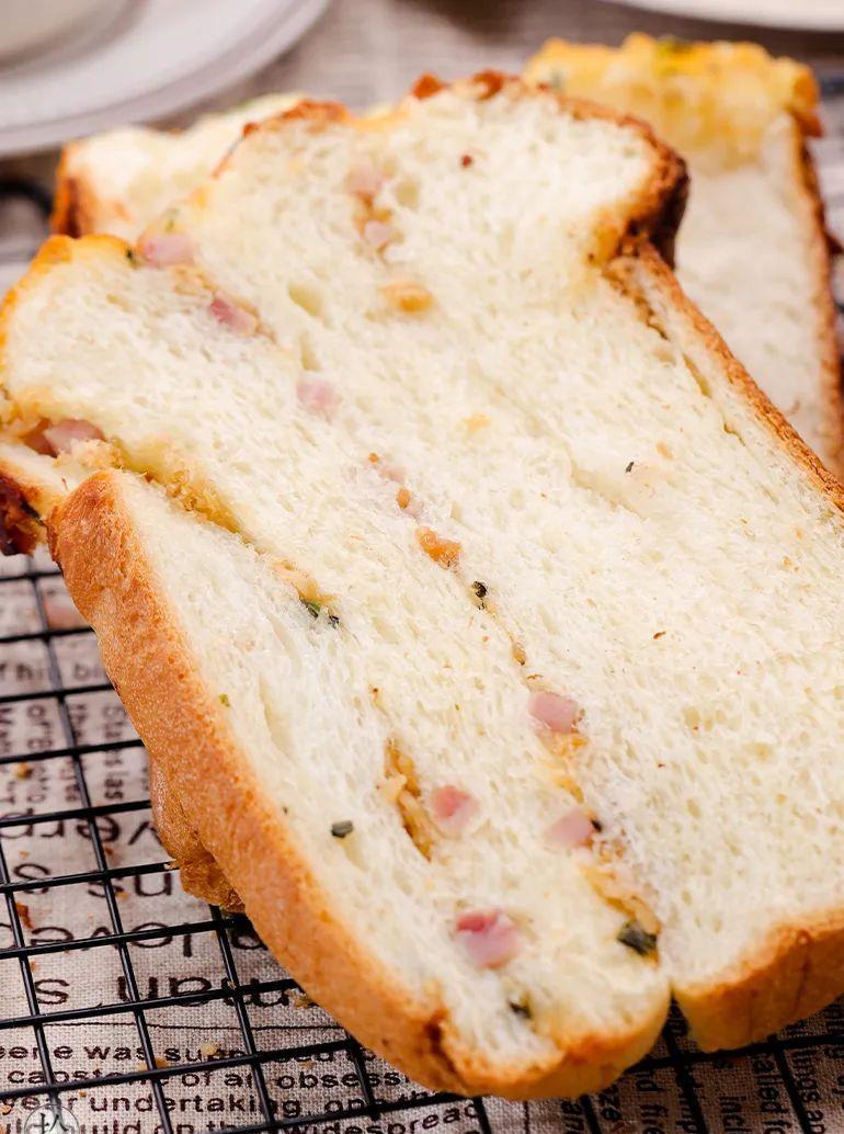 面包机吐司食谱_自制吐司做法教程_早餐机烤哪种面包