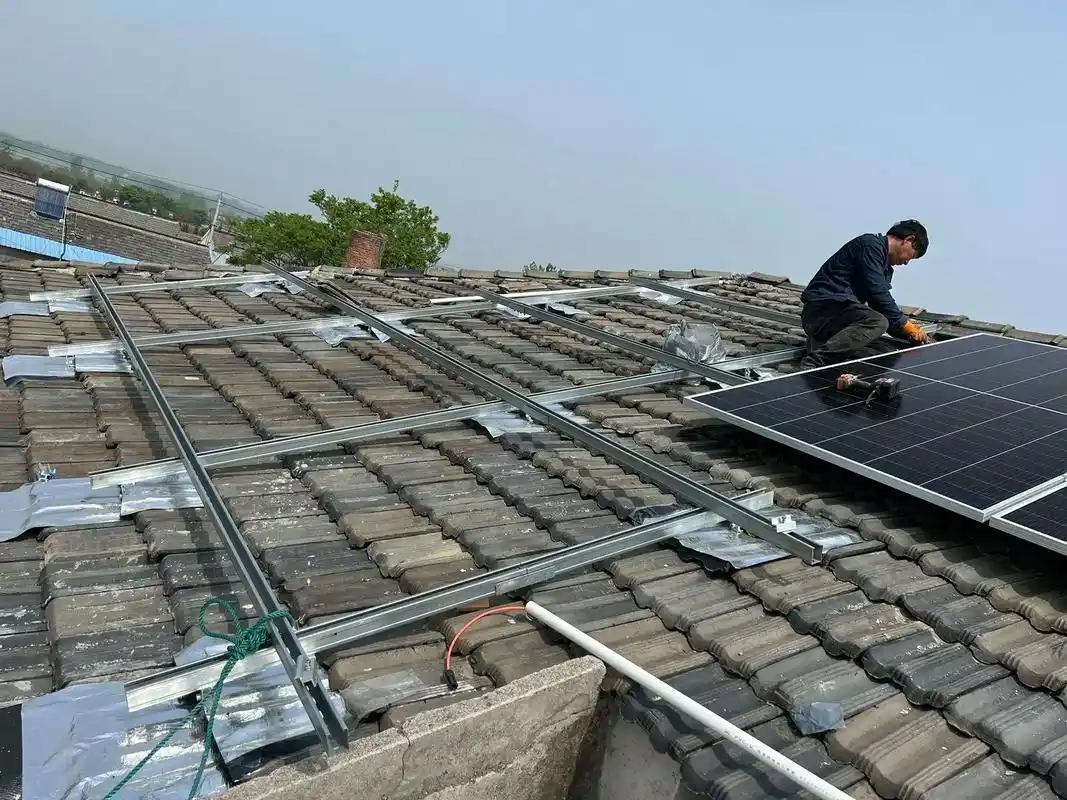 大路灯如何安装_地基浇注_太阳能路灯安装流程