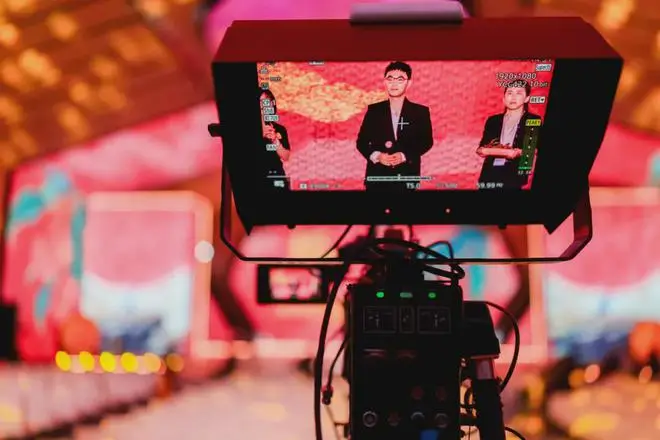 讯道电影机_2025暑期档电影片单发布会 光影绽放中国行 全国电影周 佳直播PRO电影机讯道化直播解决方案