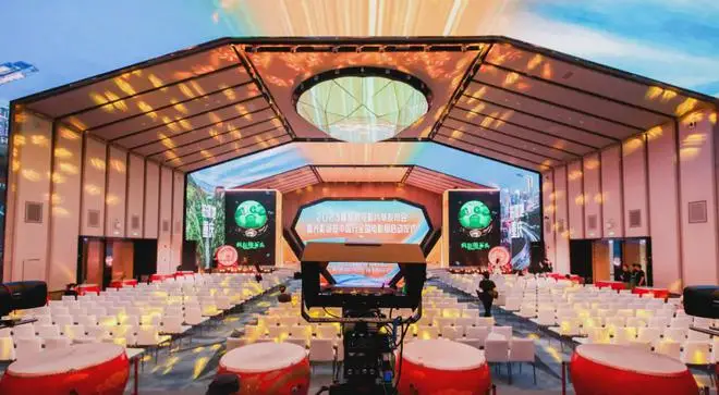 2025暑期档电影片单发布会 光影绽放中国行 全国电影周 佳直播PRO电影机讯道化直播解决方案_讯道电影机