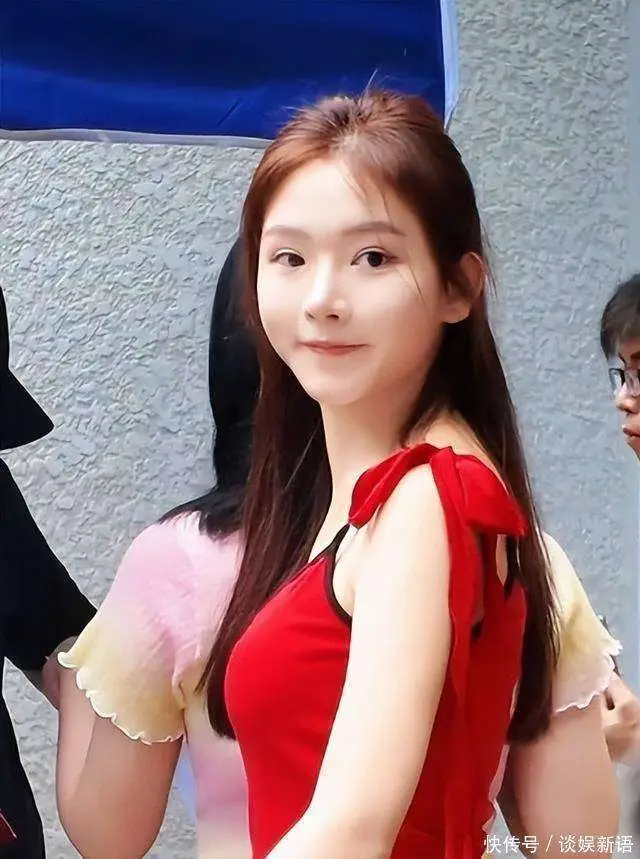 北京电影学院新生颜值下降_中央戏剧学院新生选拔标准变化_北京电影学院学生