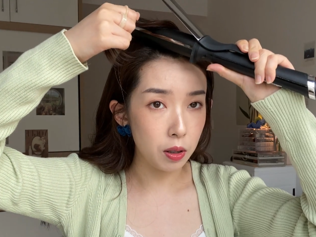 八字刘海卷发教程_s型刘海用卷发棒怎么卷_八字空气刘海打理方法