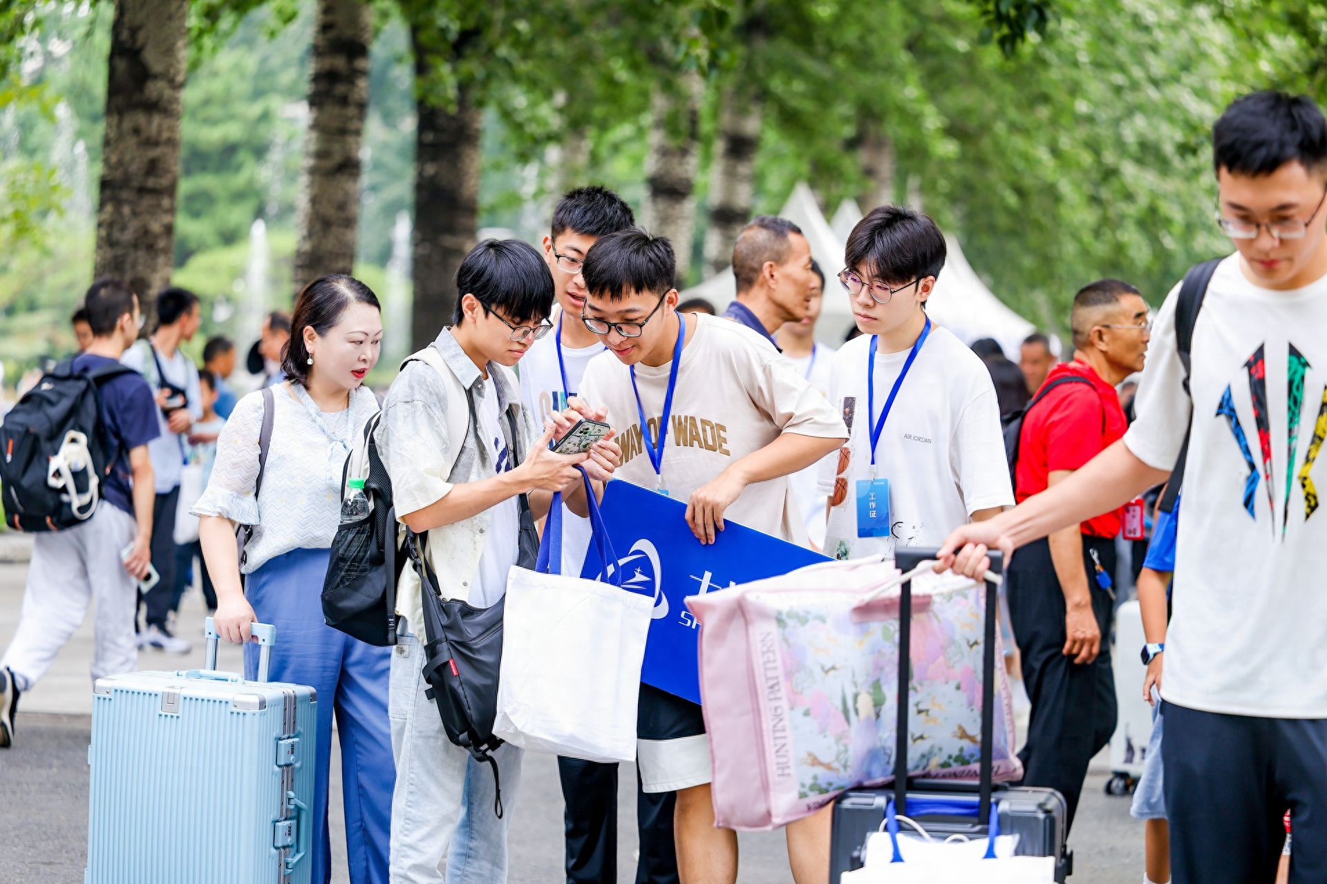 北京航空航天大学2025级本科新生报到_北京航空航天大学新生迎新活动_北京航空航天大学学生