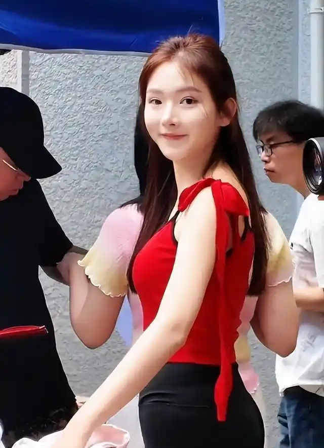 北京电影学院学生_中央戏剧学院新生外貌_北京电影学院新生颜值