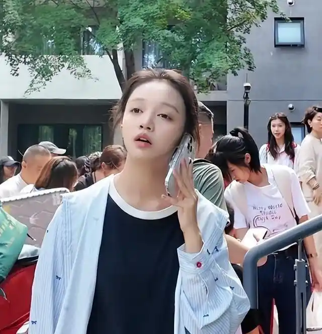 北京电影学院新生颜值_中央戏剧学院新生外貌_北京电影学院学生