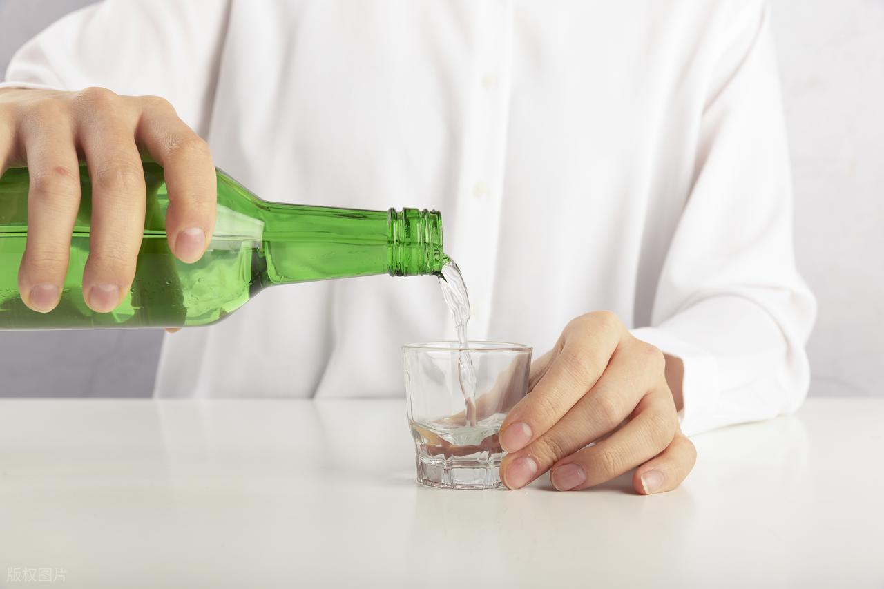 喝温水判断阴虚阳虚_一杯水辨别体质虚实_出虚汗是阴虚还是阳虚