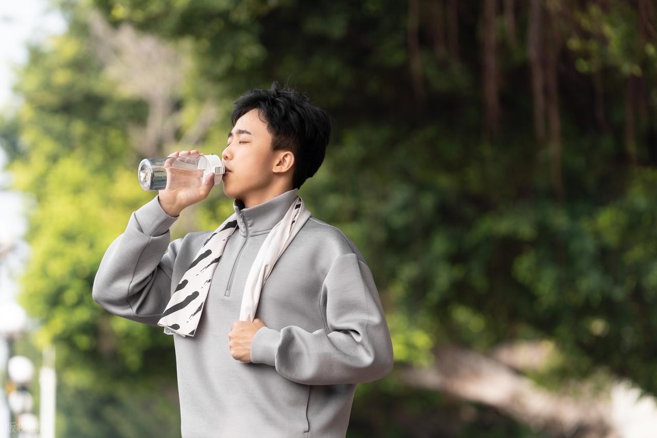 喝温水判断阴虚阳虚_出虚汗是阴虚还是阳虚_一杯水辨别体质虚实