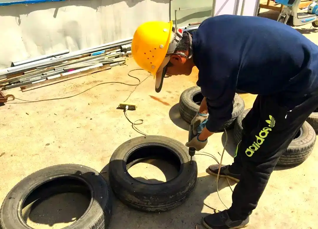 轮胎式防撞桶 国家实用新型专利 废旧轮胎创新应用_防撞桶销售