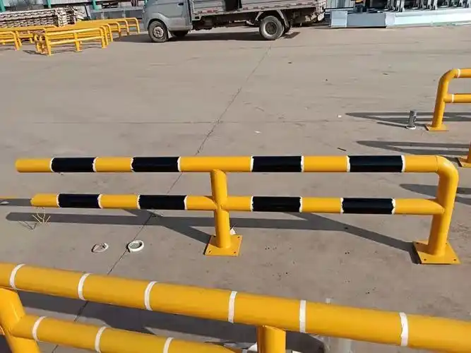 防撞桶安装_自恢复型防撞柱安装流程_横梁组装重要性