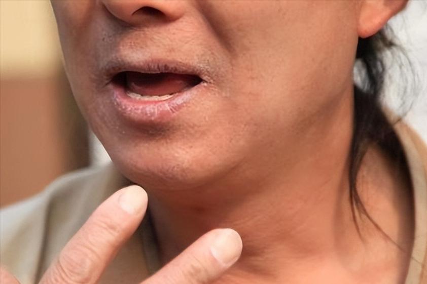 自主神经功能紊乱_出虚汗是阴虚还是阳虚_异常出汗