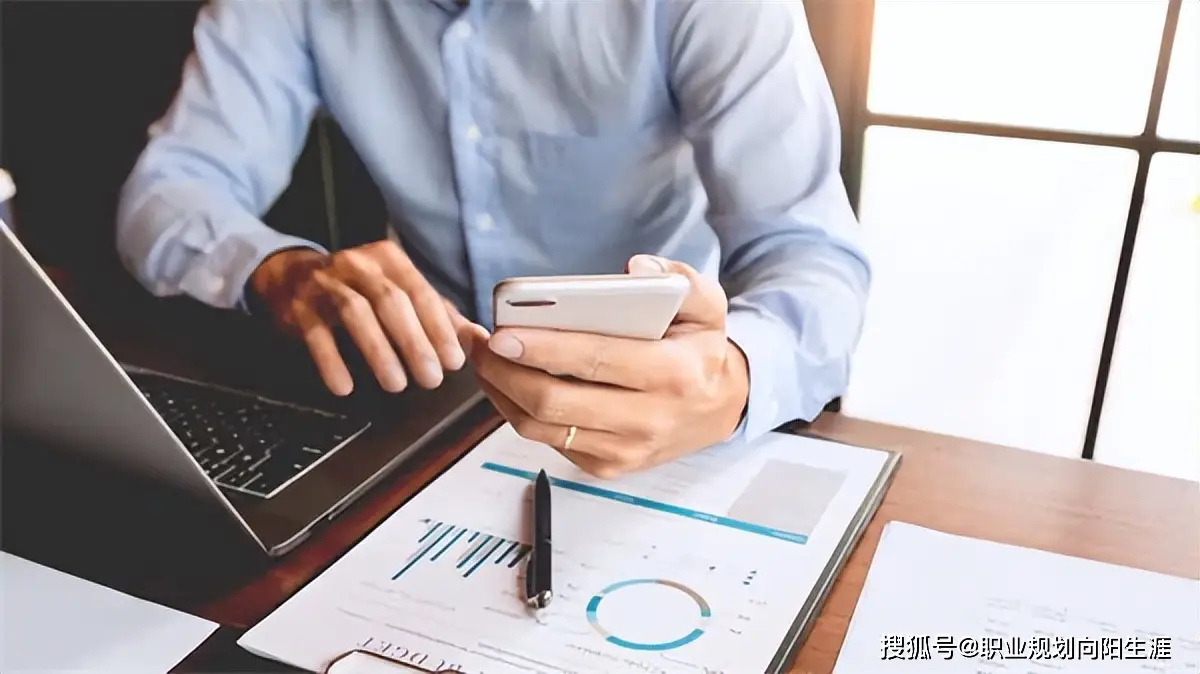 白领创业失败_先就业后创业经验_职业定位创业风险