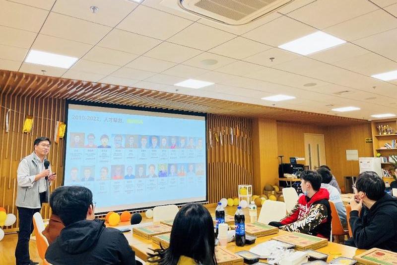 上海交大教轨副教授_上海交通大学教授百度百科_上海交通大学副教授