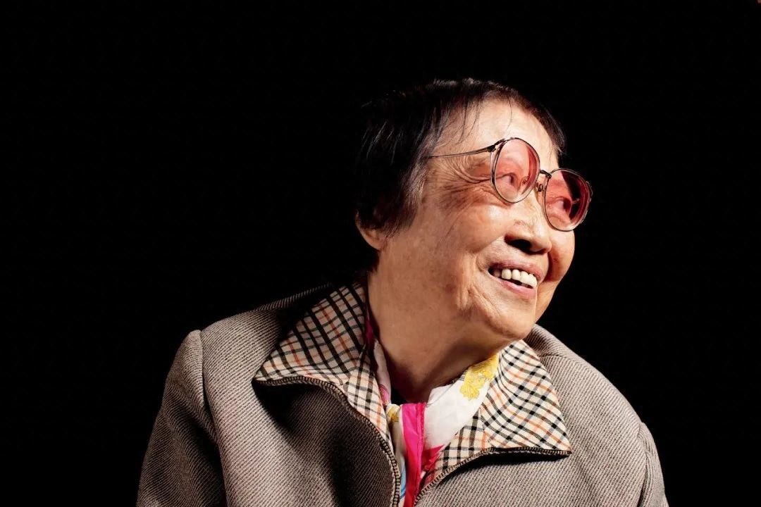 比较文学与中国现代文学 乐黛云_北京大学乐黛云教授 讣告 中国新时期比较文学学科 主要奠基人