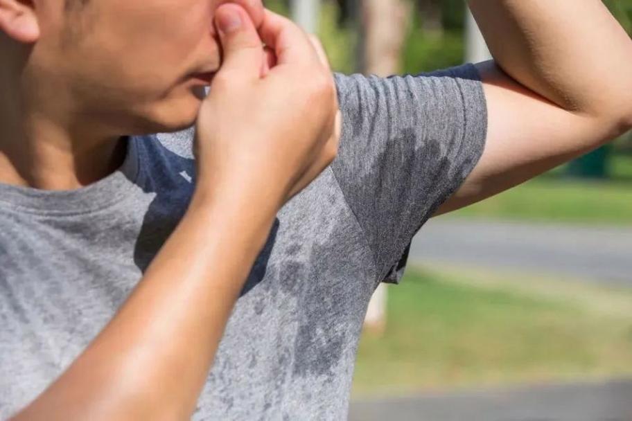 夜汗自汗盗汗区别_异常出汗症状_身上出虚汗怎么回事