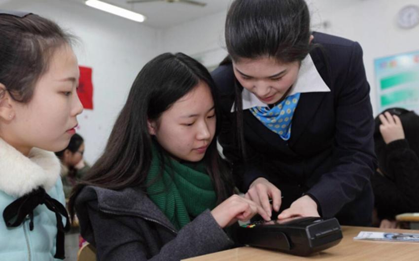 女生适合专业_大学专业选择_女孩学新闻传播学好吗