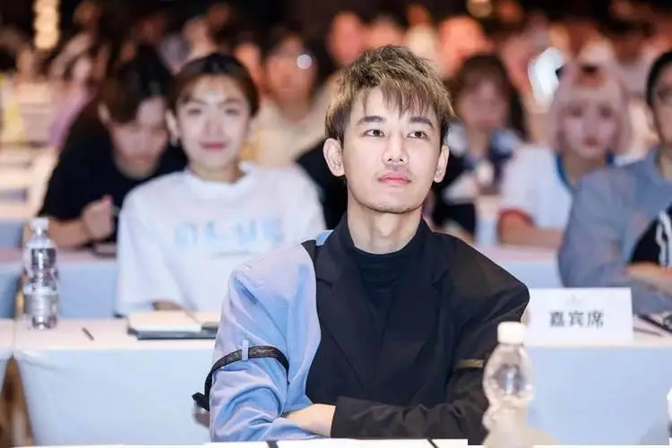 高考状元刘光耀_刘光耀北大休学创业_高考失败创业