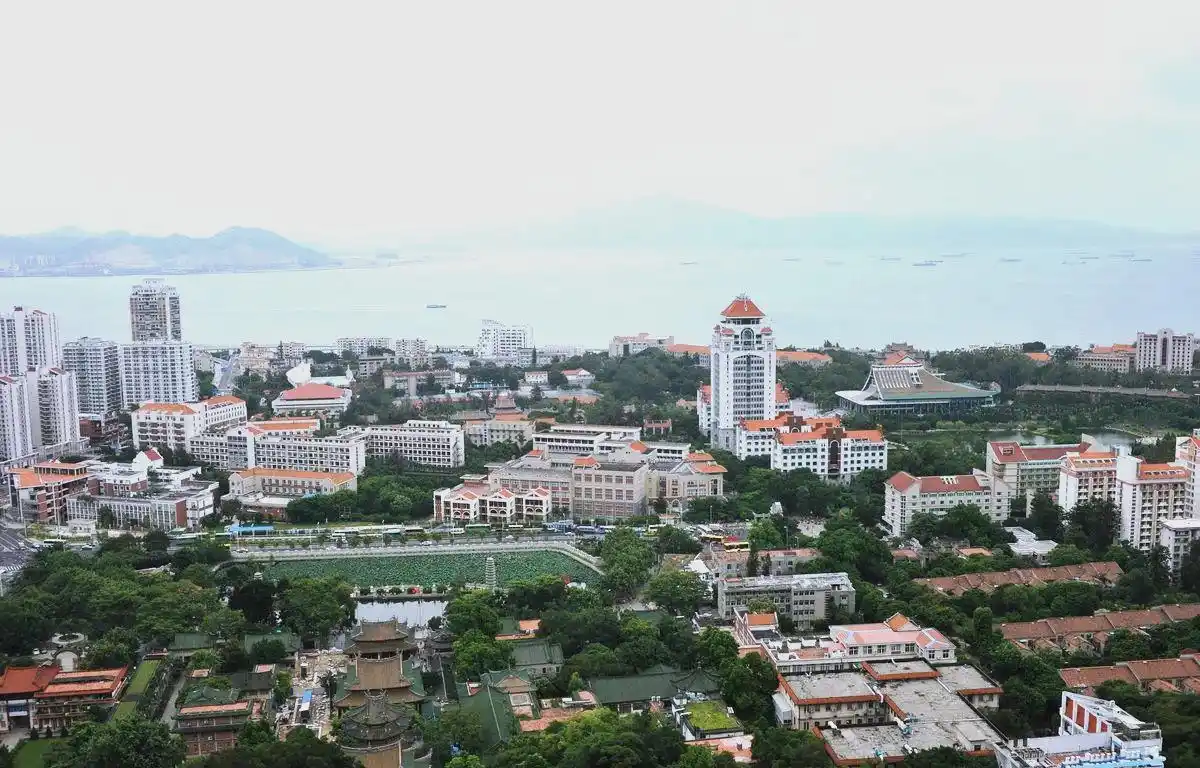 厦门大学本科生就业率与升学情况_厦门大学概况与校园环境_厦门大学毕业