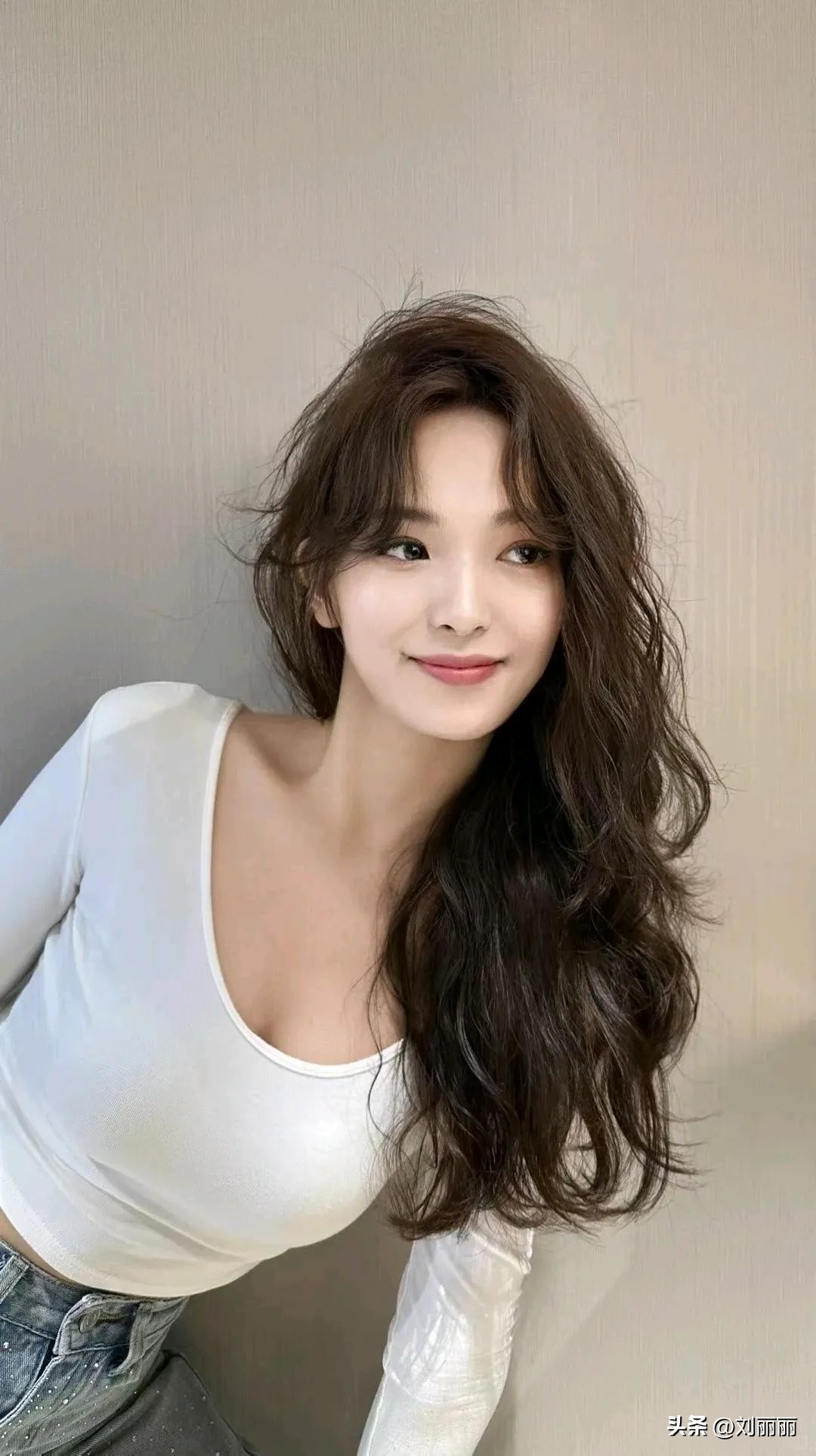 用卷发棒卷大卷的方法_大波浪卷发脸型适配_大波浪卷发风格密码