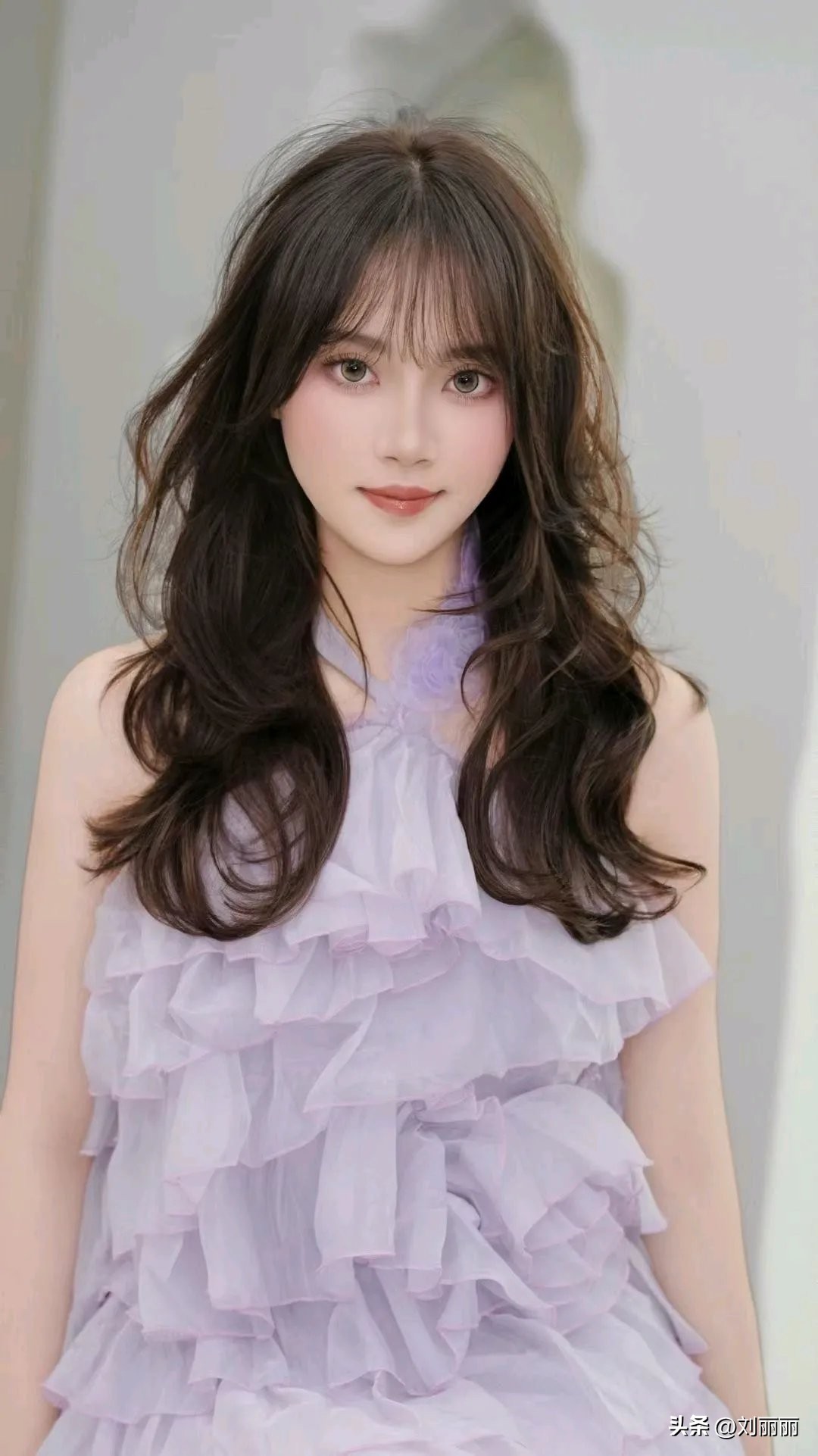 大波浪卷发风格密码_大波浪卷发脸型适配_用卷发棒卷大卷的方法