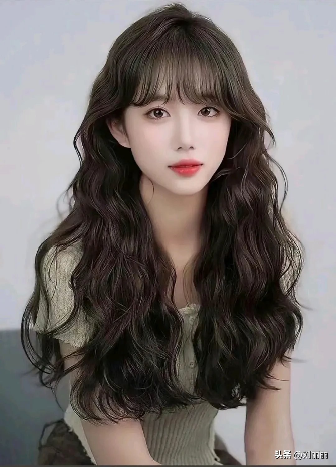 大波浪卷发脸型适配_大波浪卷发风格密码_用卷发棒卷大卷的方法