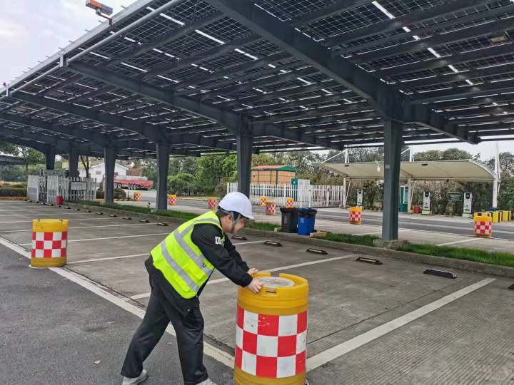 防撞桶更换成本_光伏车棚防撞桶_什么是防撞桶